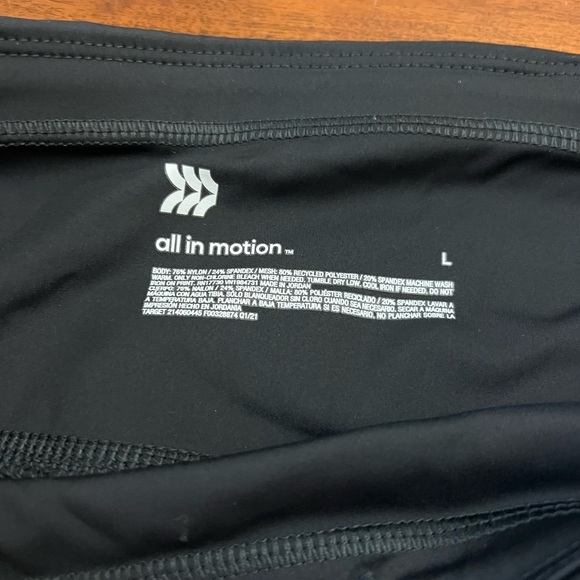 All in Motion Women’s Black Capri Leggings – Size L - Picture 2 of 3